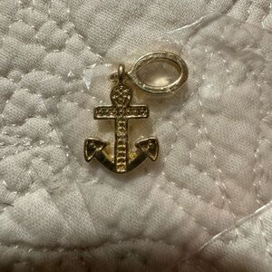 Eafy gold filled pendant